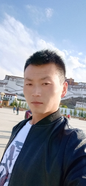 阳光下的小草的第一张照片--南安交友网