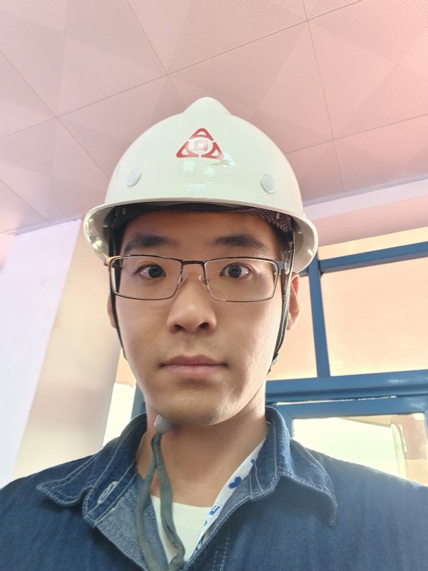何鹏宇的第二张照片--南安交友网